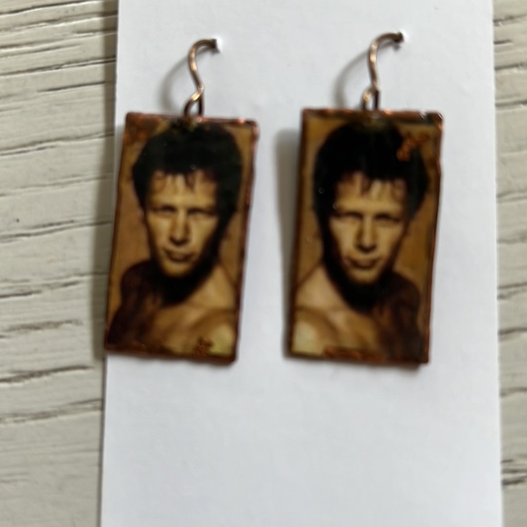 Jon Bon Jovi Earring - Picture 2 of 3